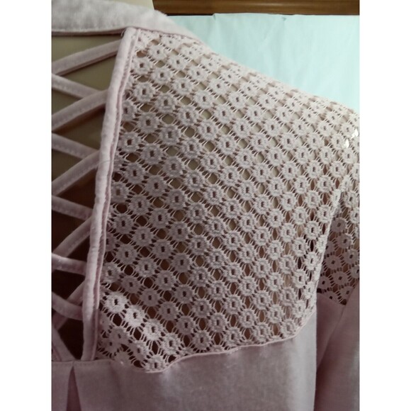 No Boundaries Women Large Pink‎ Roll Tab Sleeve Lace button pullover - Picture 9 of 15